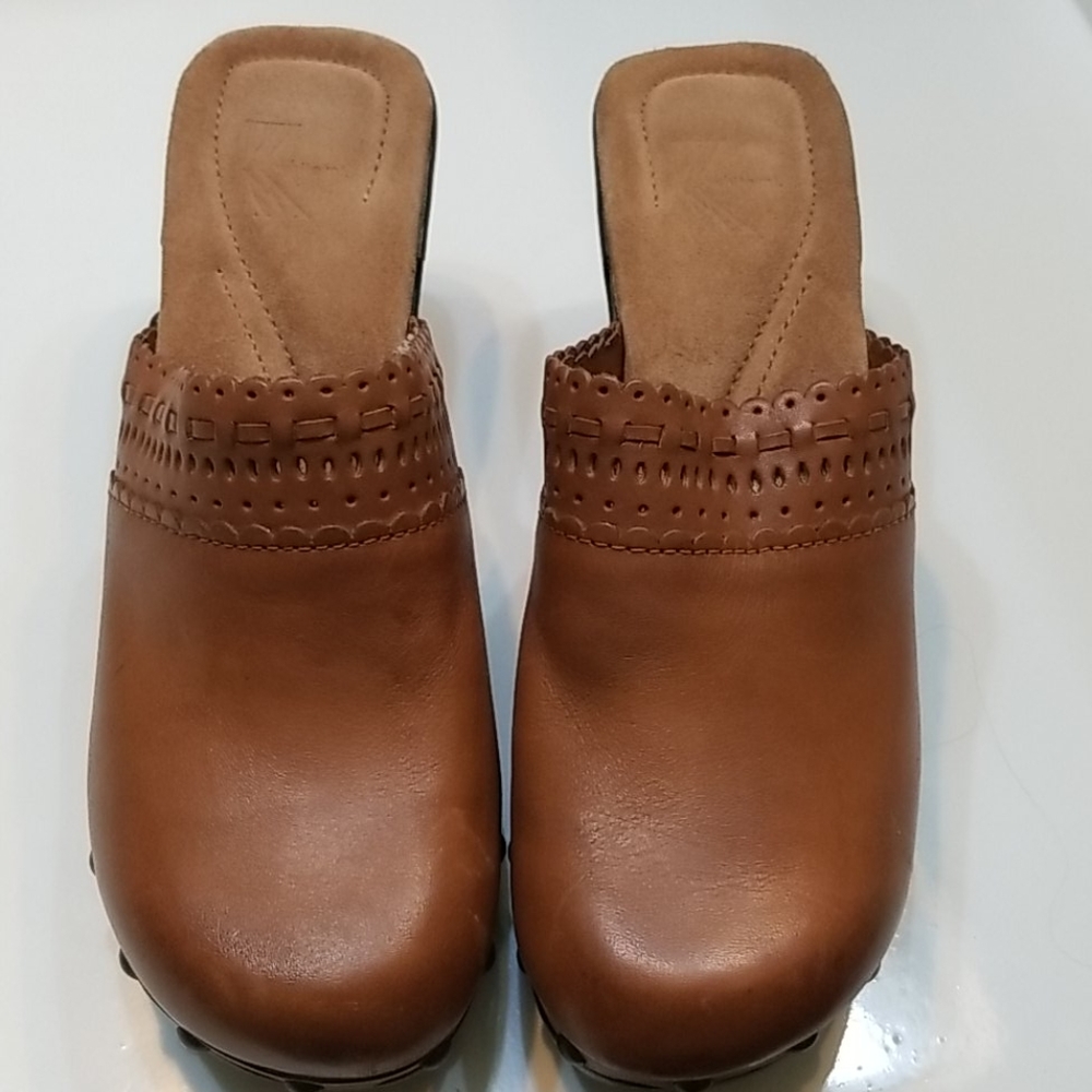 Clogs